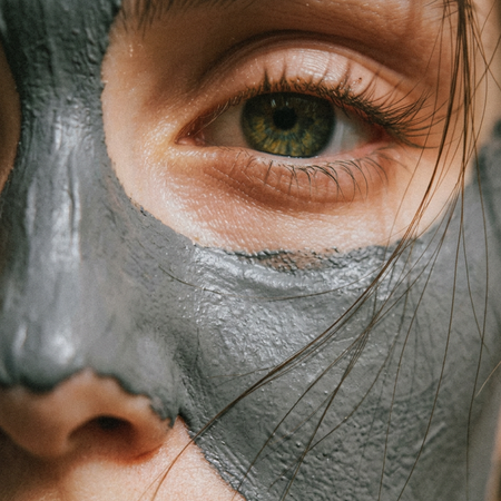 Fatigue automnale : deux masques pour réveiller le regard et le teint