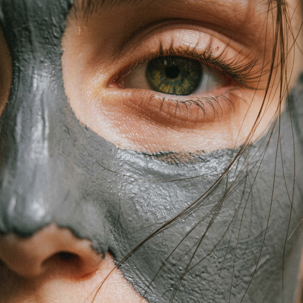 Fatigue automnale : deux masques pour réveiller le regard et le teint