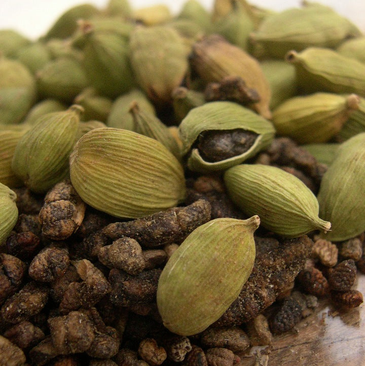 Cardamom (Elettaria cardamomum) - Organic essential water 